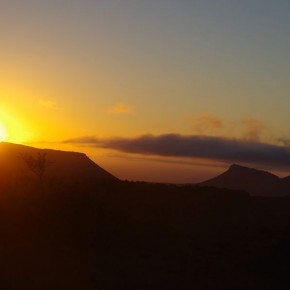 Ein fantastischer Sonnenaufgang über der Karoo