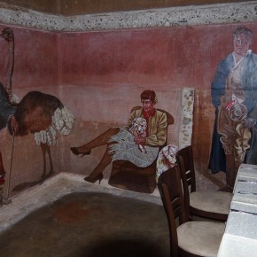 auf Fresken ist die Geschichte der Familie Rabe abgebildet