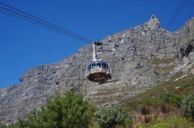 Die Seilbahn zum Tafelberg dreht sich während der Fahrt einmal um 360°