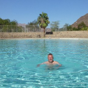 Endlich mal wieder Bottich. Das Wasser im Pool von Ai Ais hat angenehme 35 Grad...