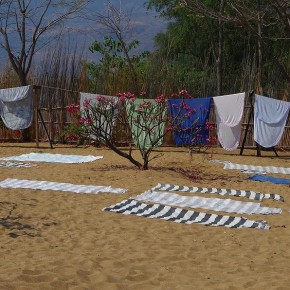 Frisch gewaschene Wäsche gehört in Malawi nicht zwangsläufig auf die Leine...