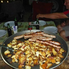 Thüringer Rostbratwurst am Malawisee Thüringer Rostbratwurst am Malawisee