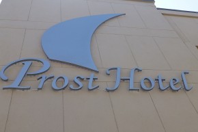 Andernorts heißt es meist Posthotel. Hier ist der Name des dazugehörigen Restaurants schon mal Programm des Hauses, entdeckt in Swakopmund.