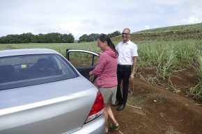 Eine Taxifahrt auf Mauritius ist informativ und lustig. Saleem hält sogar die Türen auf.