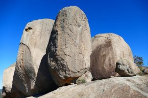 Die Pyramide Rocks im Australischen Granitgürtel sehen nicht so aus, als wenn man sie besteigen könne, mit einiger Anstrengung geht es doch.