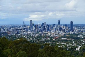 Vom Hausberg Brisbanes, dem Mt. Coot-tha hat man einen schönen Blick auf die Skyline der Großstadt.