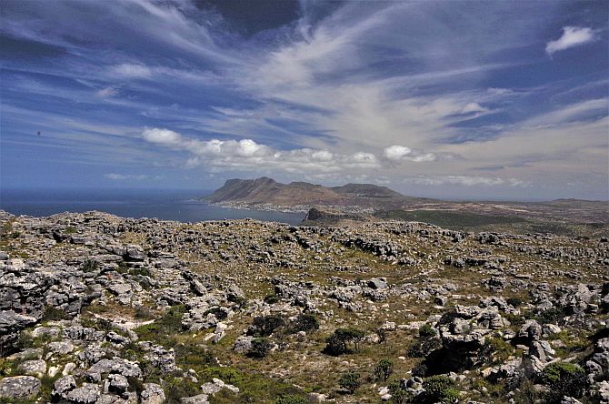 Hat man den Aufstieg zur Muizenberg-Spitze erst einmal geschafft, wird man mit fantastischen Ausblicken auf die südliche Kapregion belohnt.