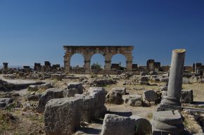 Zwischen den Ruinen der alten Römersiedlung Volubilis erinnert vieles an Pompeji.
