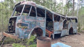 Der Autofriedhof Kyrkö Mosse hat eine interessante Geschichte.